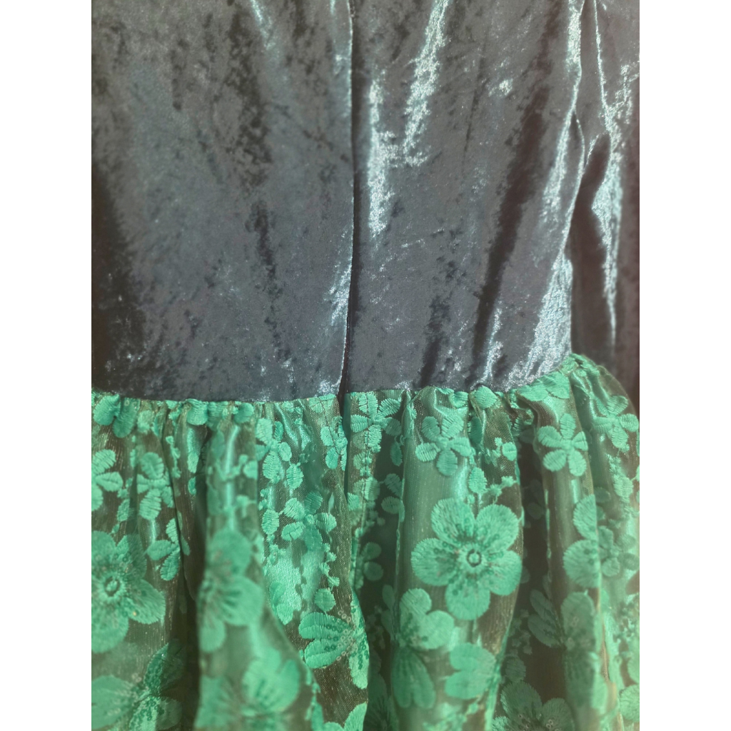 EMERALD FLOWER | Emerald Green Velvet & Lace A-Line Dress